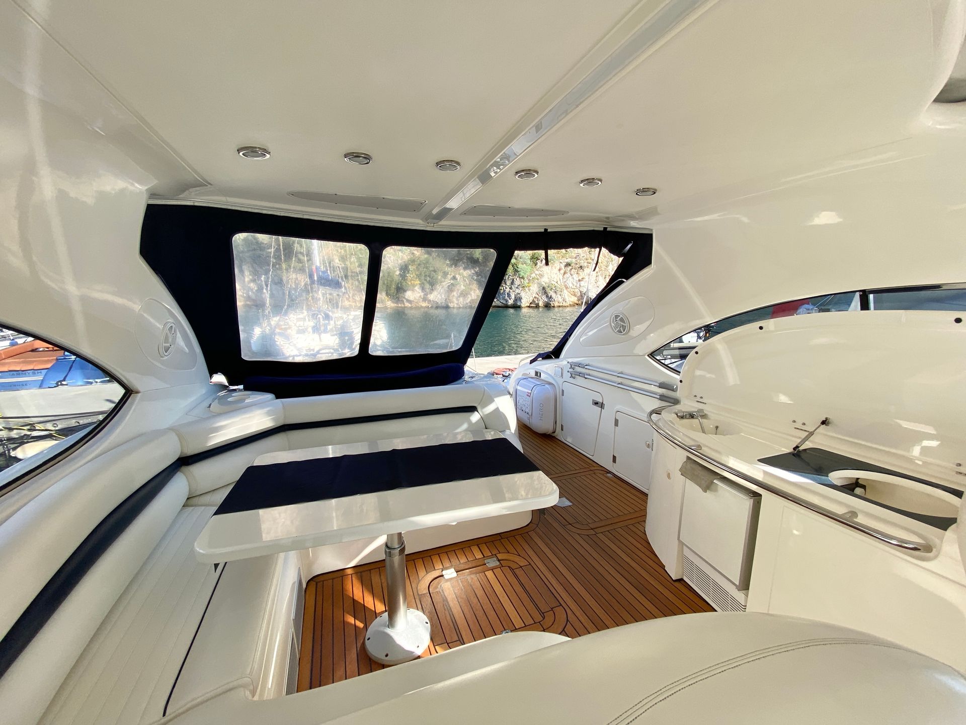 slider 19 Sunseeker Predator 58